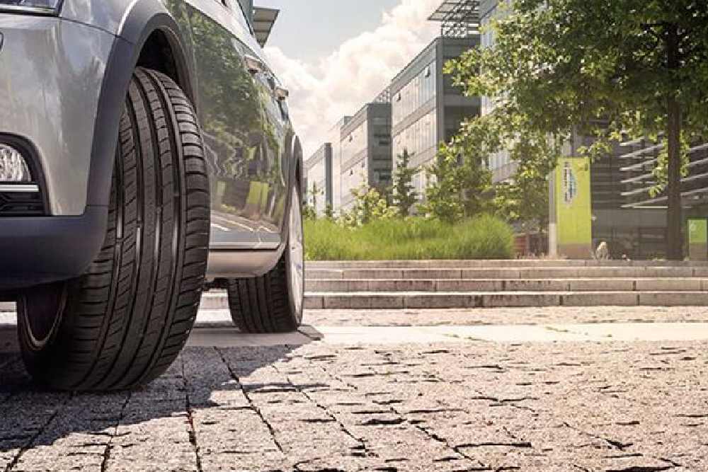 Cara Parkir Mobil Matic di Turunan