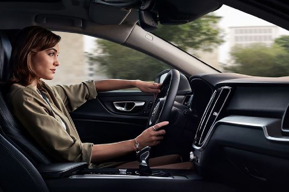 Tips Belajar Mobil Matic untuk Wanita