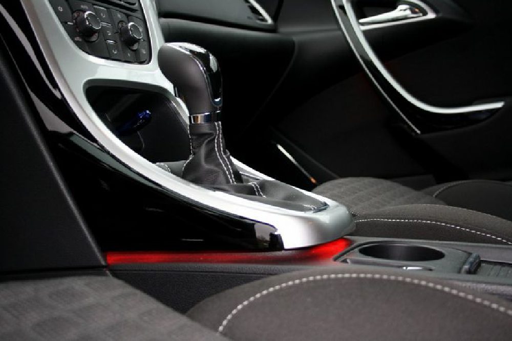 Cara Mengatasi Mobil Matic Nyentak,